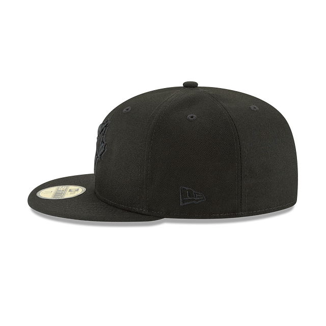 Toronto Blue Jays MLB New Era Men Black on Black 59Fifty Basic Fitted Hat product image 5, provided for visual reference and