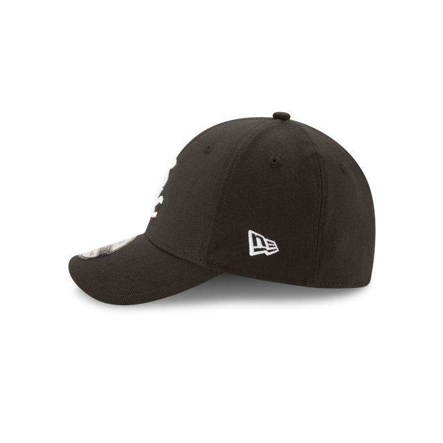 Chicago White Sox MLB New Era Men Black 39Thirty Team Classic Stretch Fit Hat product image 4, provided for visual reference