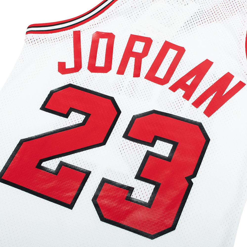 Michael Jordan 91/92 Auth Chi. Bulls Jersey product image 5, provided for visual reference and product detail review