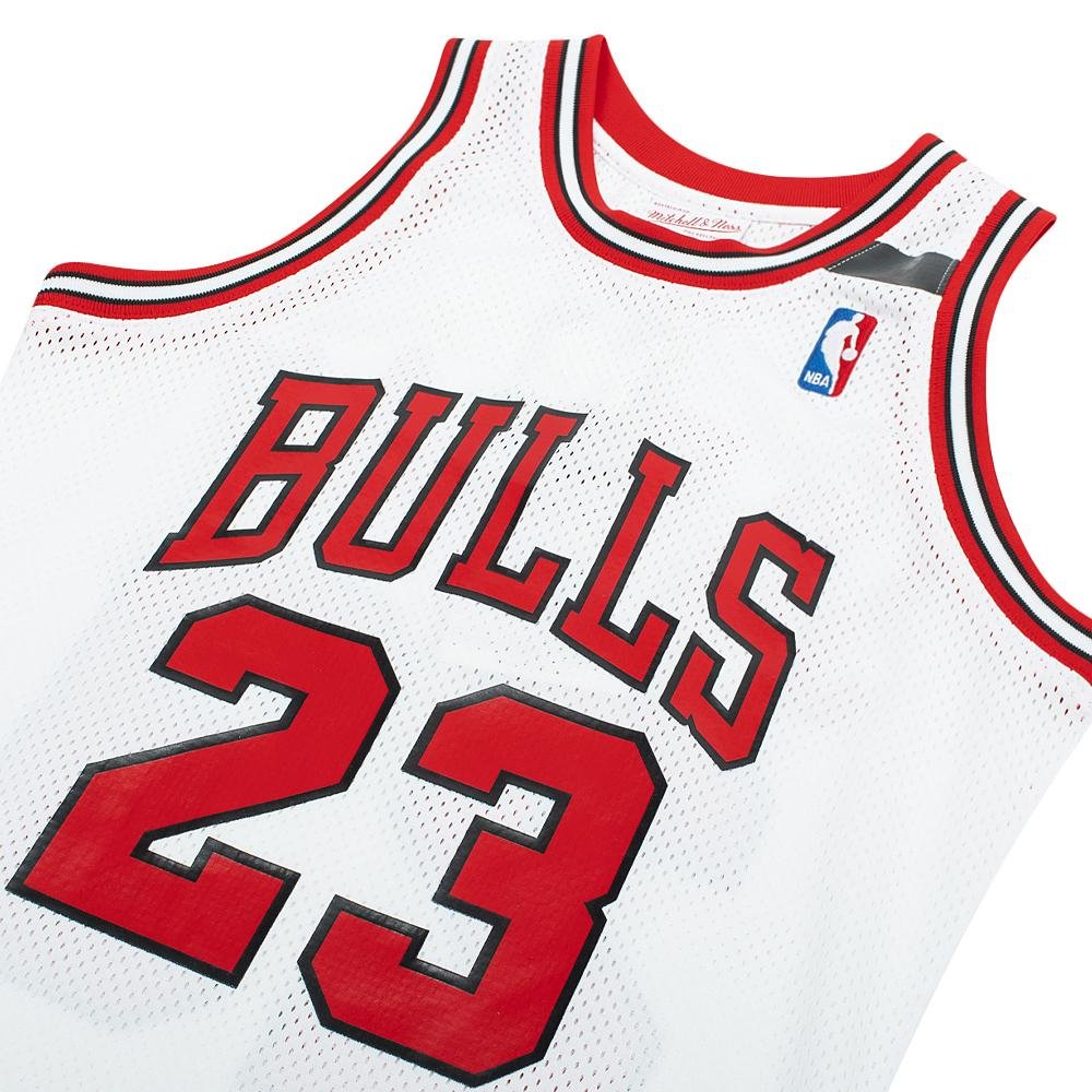 Michael Jordan 91/92 Auth Chi. Bulls Jersey product image 3, provided for visual reference and product detail review